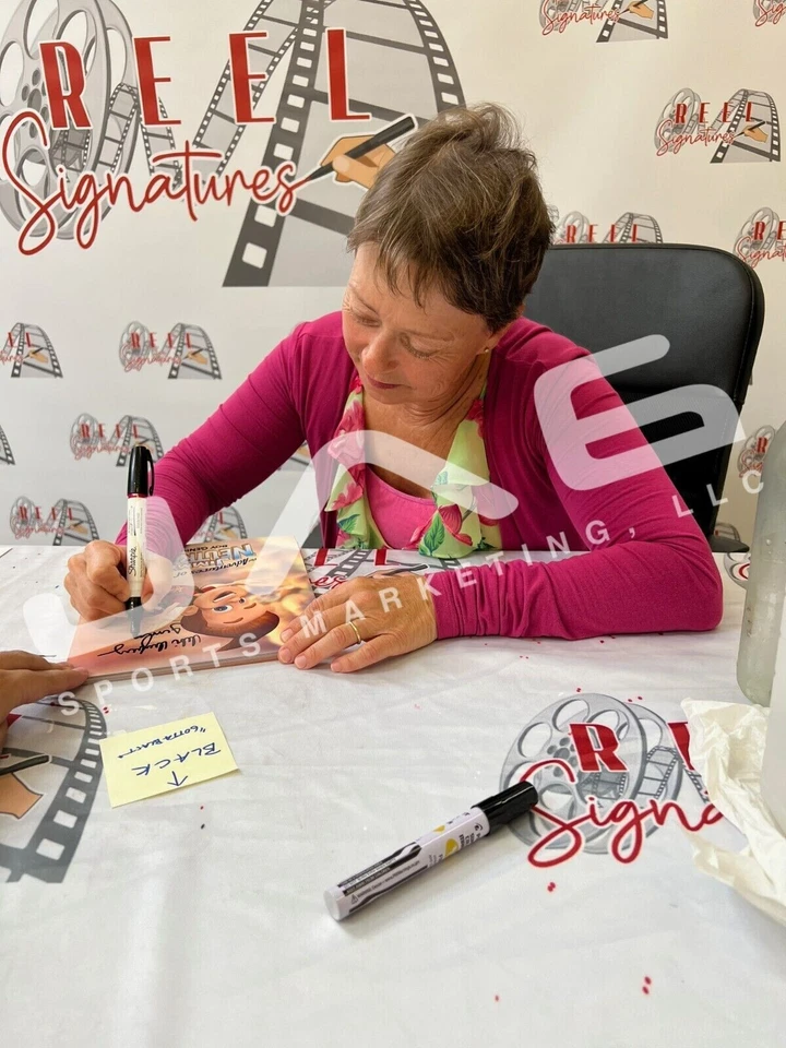 Camisa Debby Derryberry Autografiada Firmada Inscrita Jimmy Neutron Certificado de Autenticidad JSA Jimmy Foto 4 de 4