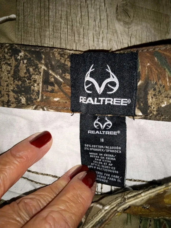 Realtree Women's Camo Pants Plus Size 18 NEW - Image 4 of 4