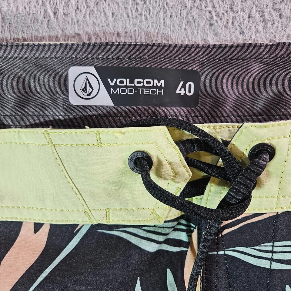 NWT Volcom Board Shorts Swim Trunks Men 40 No Liner Leaf Print Black Green - Image 3 of 4