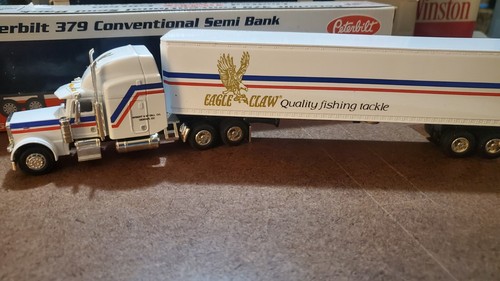 Liberty Peterbilt 379 convencional semi banco garra de águila - Imagen 2 de 5