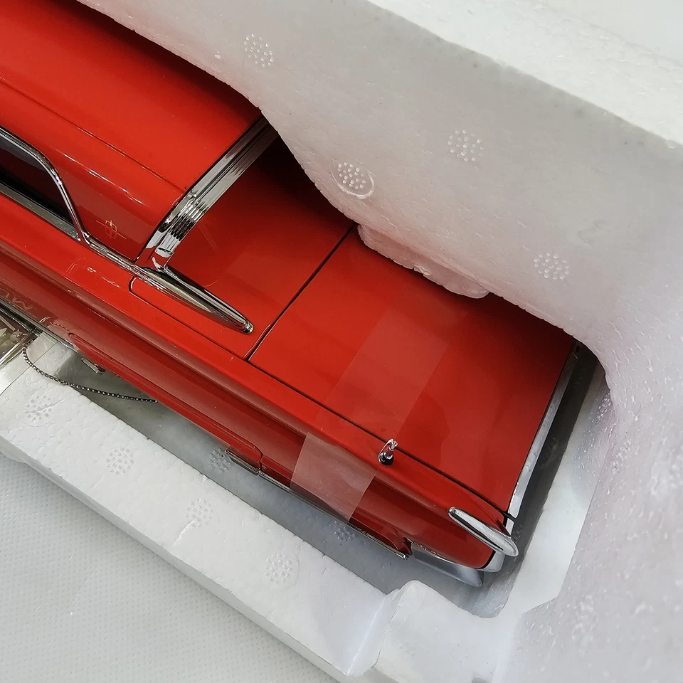 Sun Star Platinum Collection 1:18 Diecast Car 1958 Lincoln Continental MK 3 New - Image 4 of 4