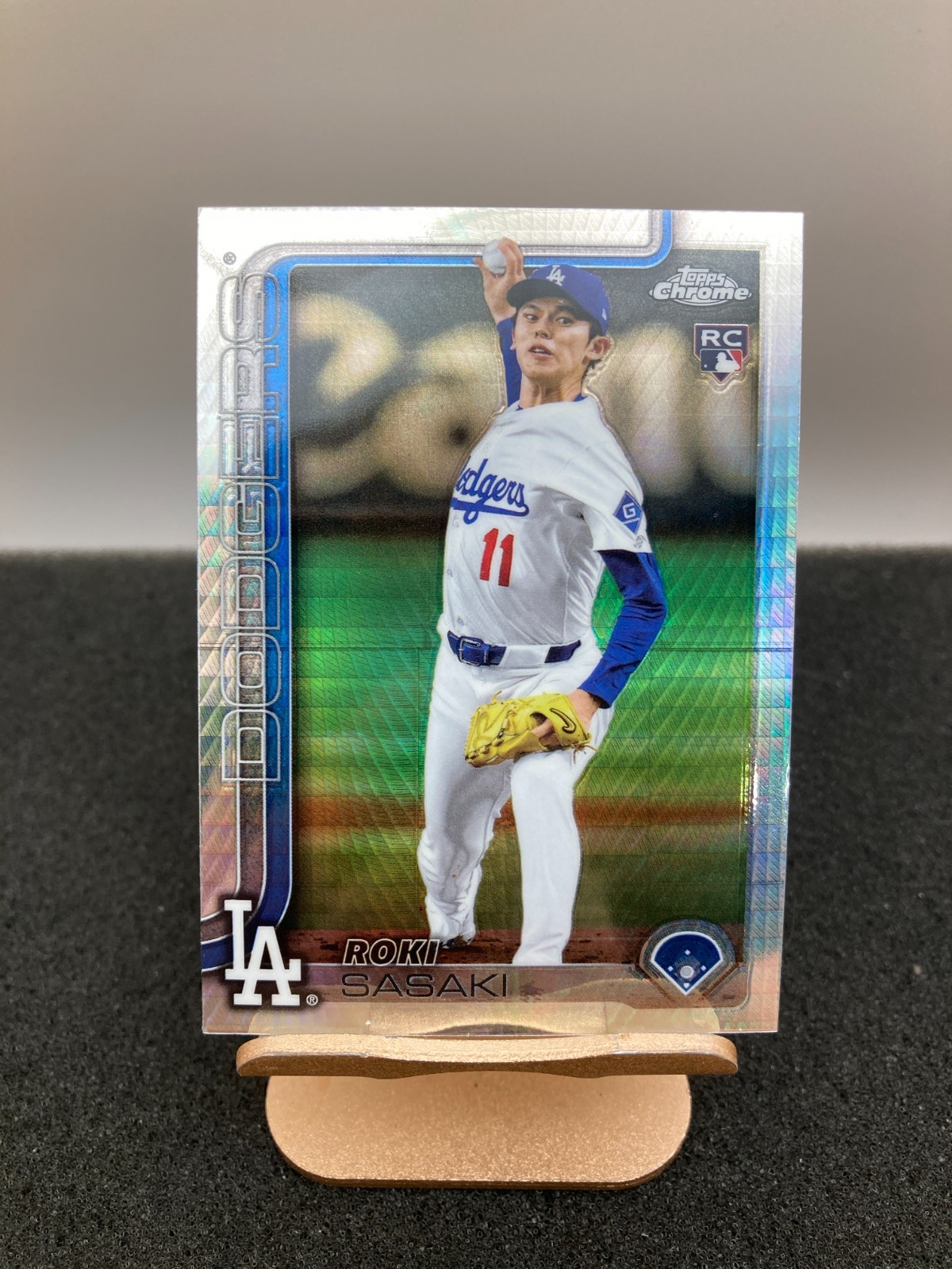 2025 Topps Chrome - Roki Sasaki #217 Prism Refractor (RC)