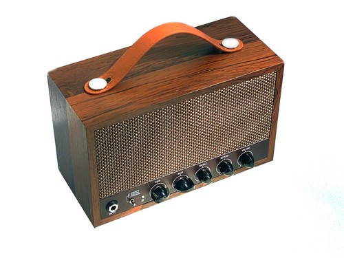 Tragbarer Bluetooth Gitarrenverstärker Combo mit Hall und Overdrive - Bild 1 von 4