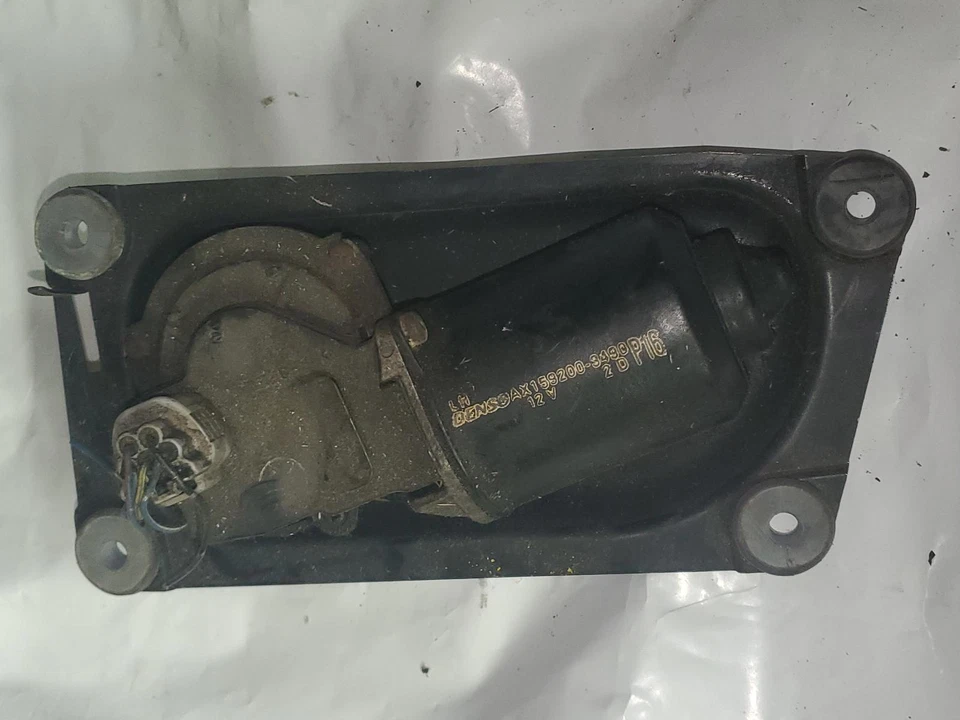 Motor limpiaparabrisas usado se adapta a: Chevrolet Tracker 2002 grado B Foto 2 de 3