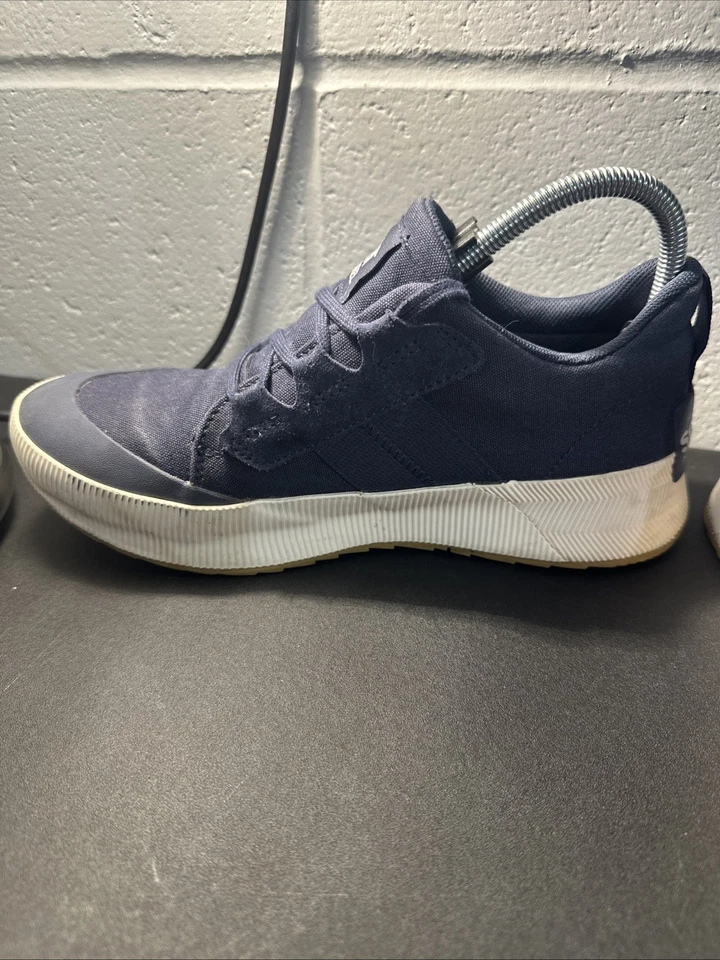 Sorel Out N About III Low waterproof sneaker Somens Size 9 - Image 3 of 4