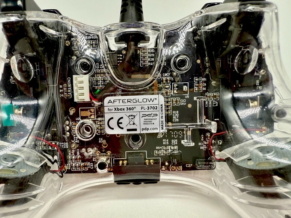 Microsoft Original XBOX 360 Afterglow Wired Clear Controller - Image 2 of 4