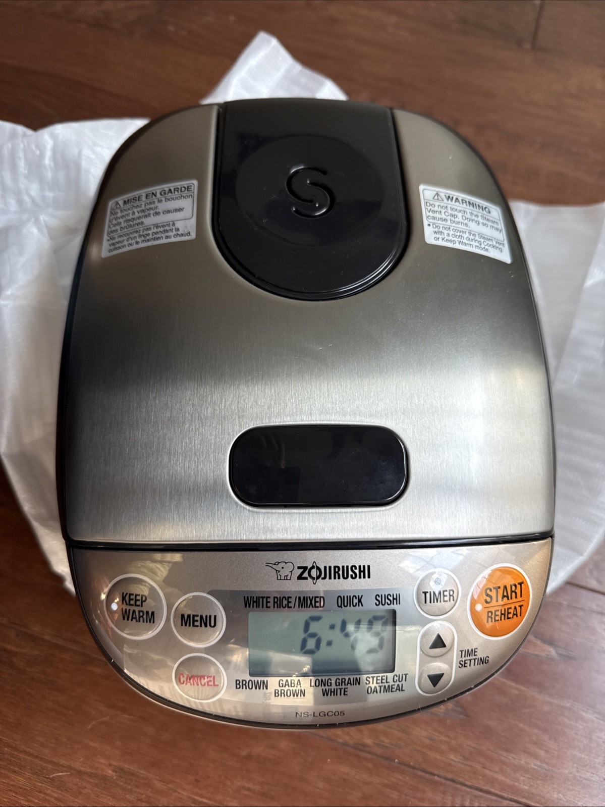 Zojirushi NS-LGC05 Micom Rice Cooker & Warmer. Dent Due To S