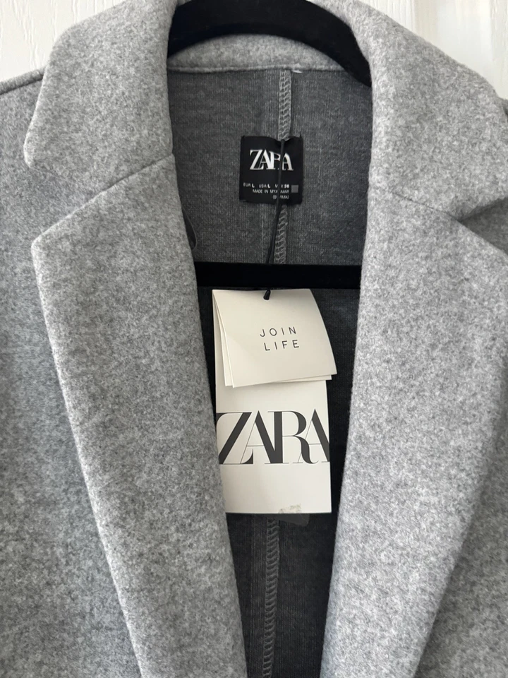 Gabardina para mujer Zara talla L gris nueva con etiquetas también tiene bolsillos laterales y mangas largas Foto 2 de 4
