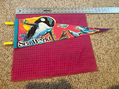 1995 Sea World Orca Whale SOUVENIR Pennant WALRUS Dolphin SHARK - Fast Shipper