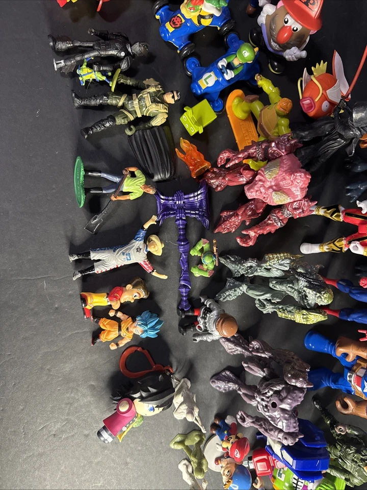 Boys Action Figures Toys Lot. Miscellaneous toys. Over 2lbs Worth - Image 4 of 4