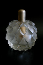 ANTIQUE RENE LALIQUE ARTICHOKE GLASS PERFUME BURNER - C. 1927