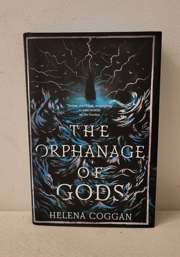 Thumbnail - The Orphanage Of Gods - Helena Coggan, Farbschnitt, 2019, Illumicrate,