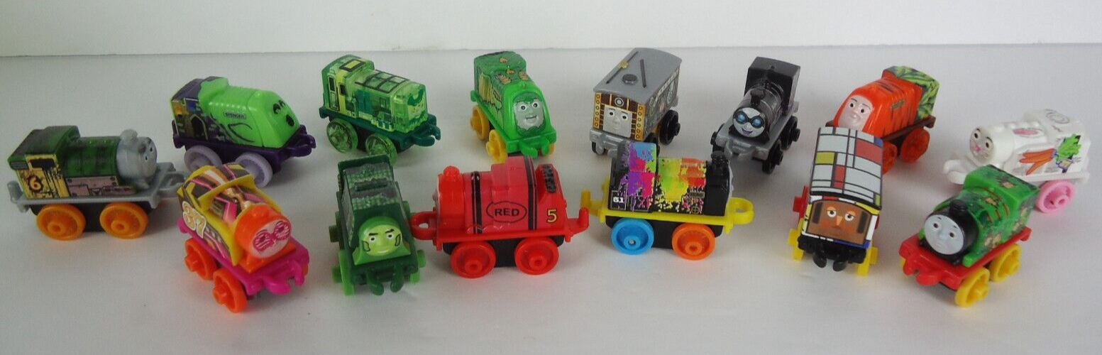 Thomas and Friends Minis 14-Piece Train Set with Bunny Carrot Lizard Ghost Characters