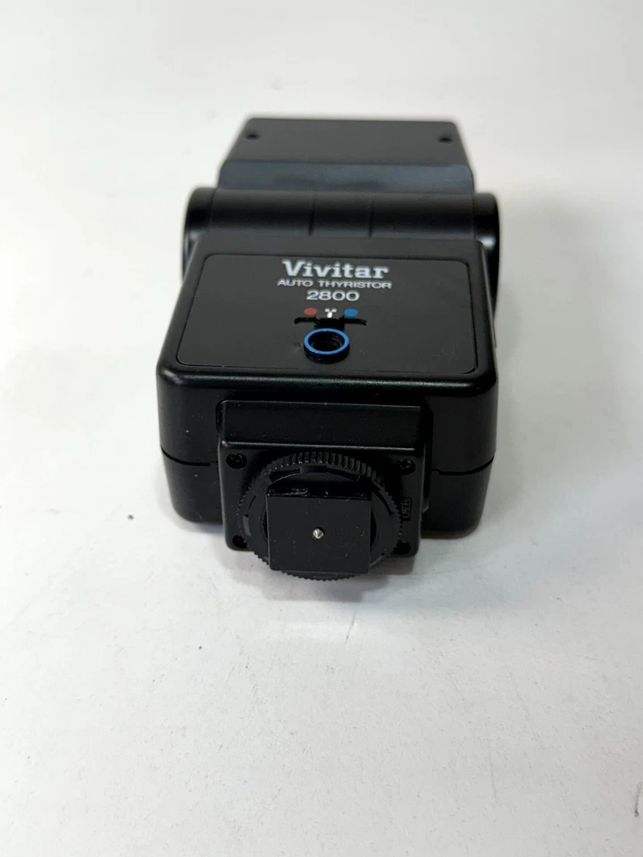 Vivitar Auto Thyristor 2800 Black Autofocus Hot Shoe Mount Flash For Camera - Image 2 of 4