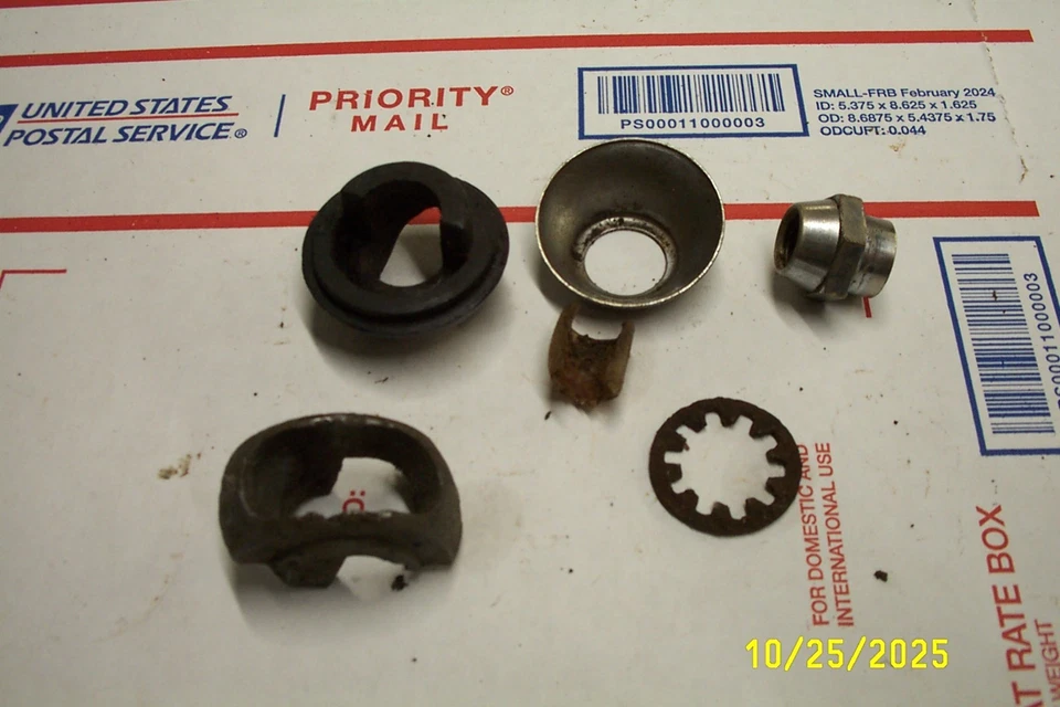 1963 CHEVROLET IMPALA  ANTENNA MASK MOUNTING NUT & PARTS orig belair biscayne gm — 第 3/3 张图片