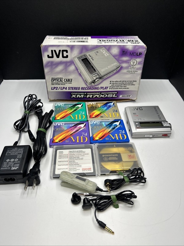 JVC XM-R700SL MDLP Minidisk Digital Recorder w/accessories charger and new discs