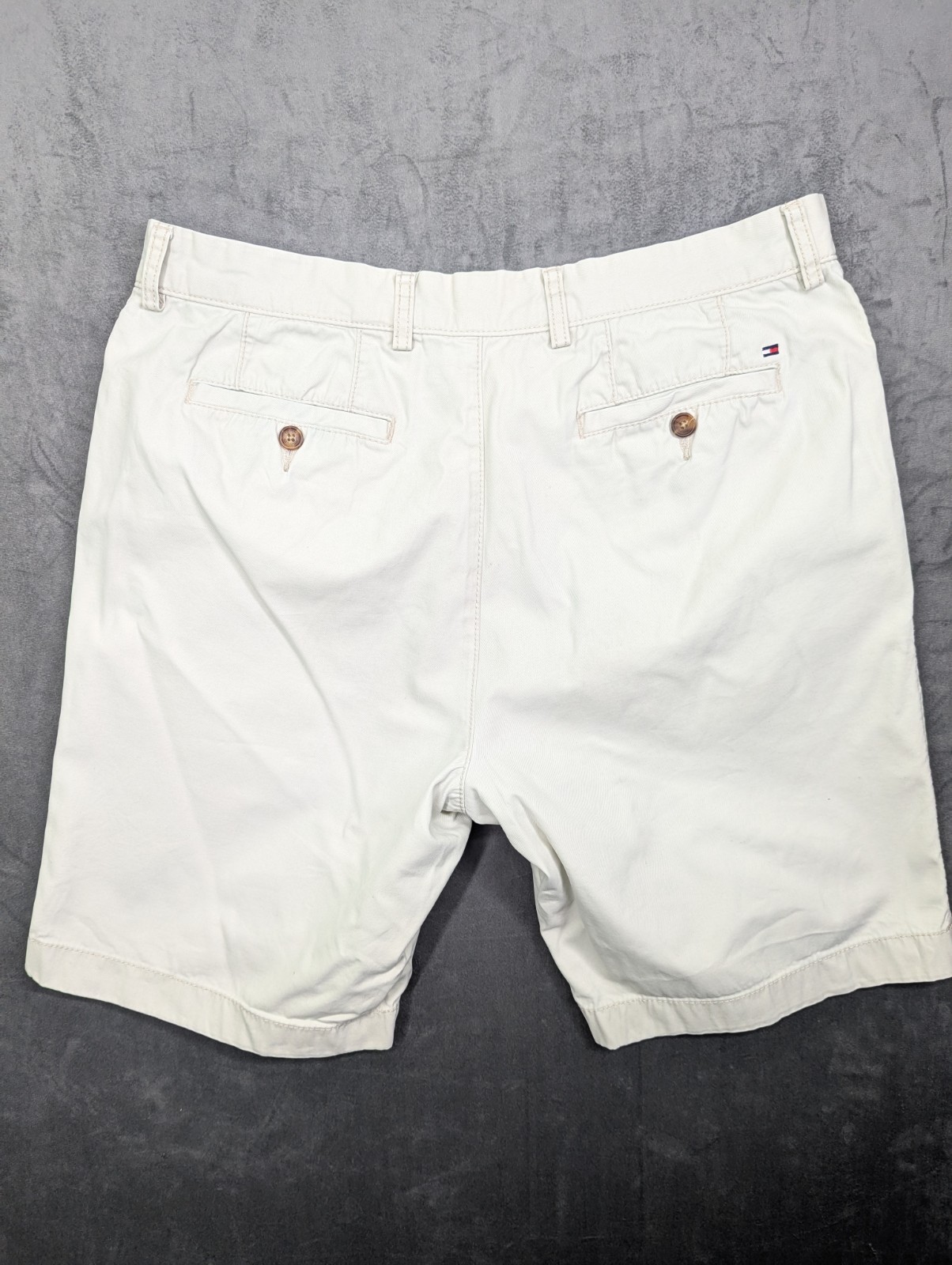 Tommy Hilfiger Chino Shorts Mens Size W34 Relaxed Fit Beige Cotton Slash Pockets image 3