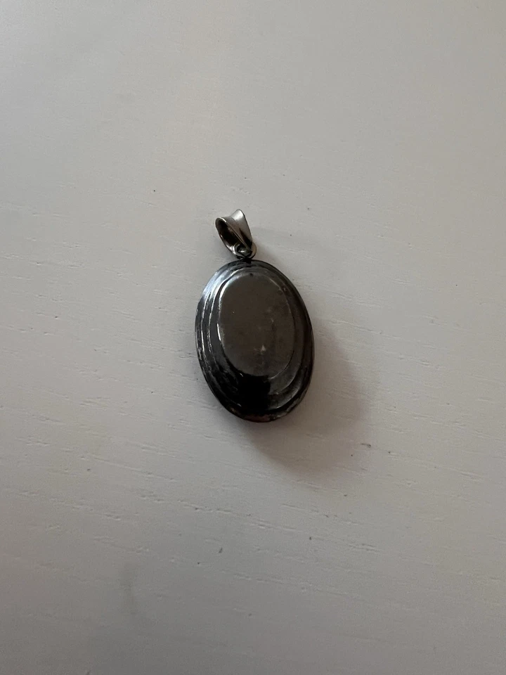 Colgante Ovalado Plata Tinte Negro/Tono - ¡Incluirá Cadena de Acero Inoxidable Gratis!! Foto 2 de 4