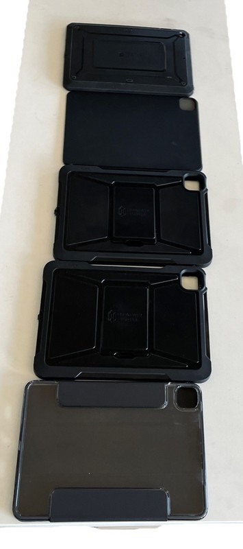 5 iPads Cases 3 In Perfect Condition