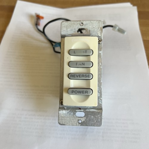 Casablanca Wandsteuerung für Deckenventilator mit Licht und Rückwärtsgang. Modell W32