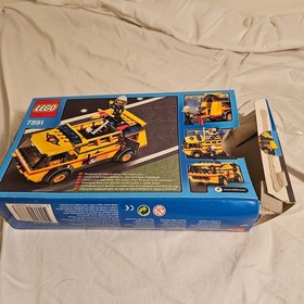 LEGO City Fire Fighter Set 7891 Airport Fire Truck COMPLETE Airport Fireman