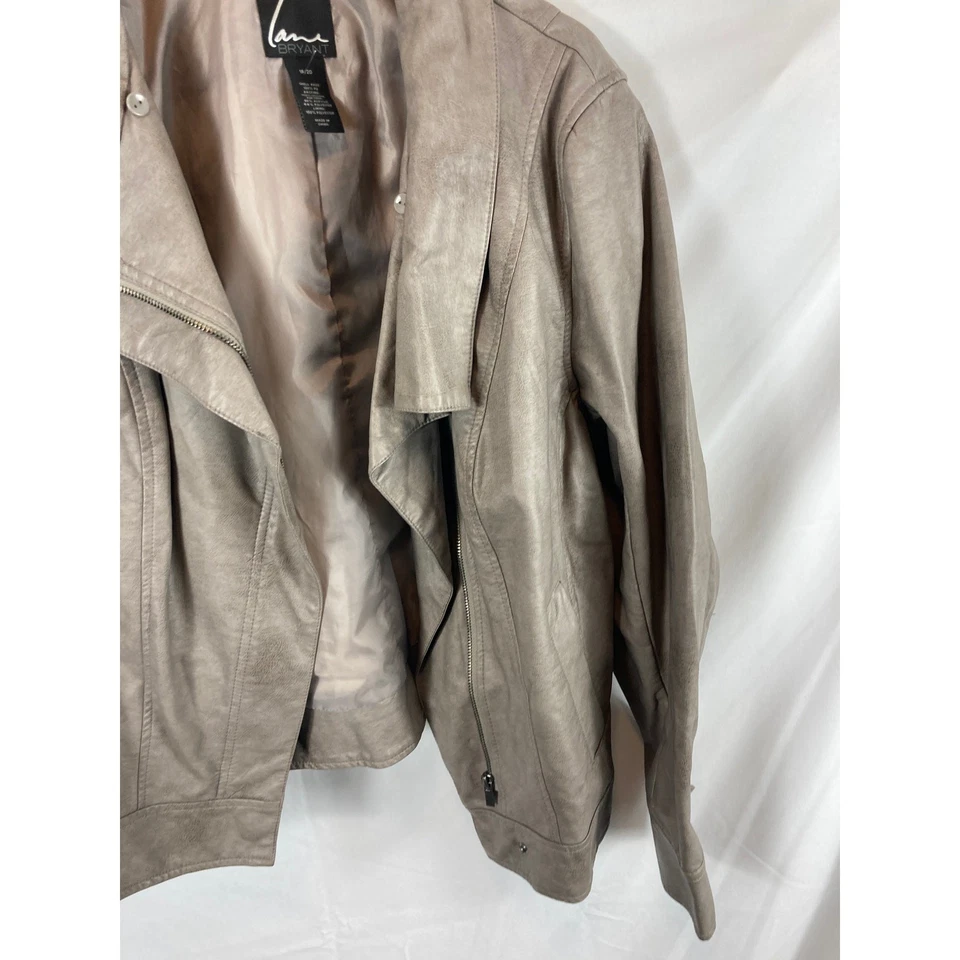 Lane Bryant Faux Leather Bomber Jacket Size 18/20 - Image 2 of 4