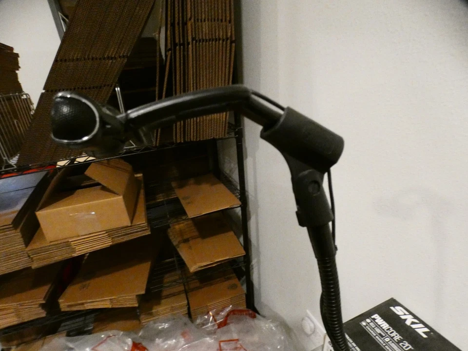 Logitech QuickCam Pro 9000 USB HD Cámara web 2MP USB con soporte ajustable en el escenario Foto 3 de 4