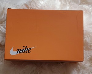 nike trainer box
