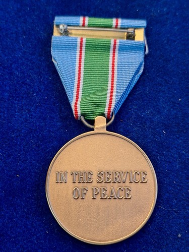 U.N UNITED NATIONS MEDAL FOR LEBANON FULL SIZE WITH RIBBON ORIGINAL - Picture 2 of 2