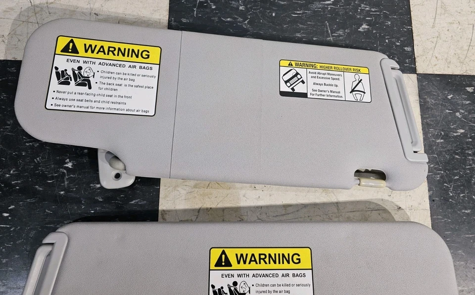 Juego de pares de parasoles laterales para conductor y pasajero Mazda CX-7 2007-12 gris iluminado Foto 2 de 4