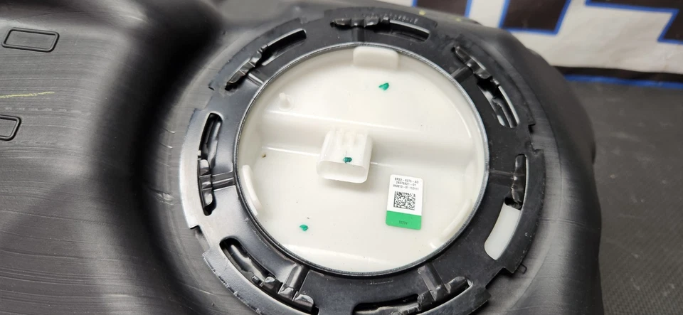 2011-2014 福特野马 GT 油箱带泵 完整 75k 英里 原始设备制造商 — 第 3/4 张图片