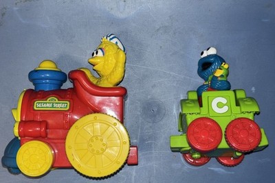 Vintage Sesame Street Big Bird Teach & Go Train MISSING A & B CARS WORKING!