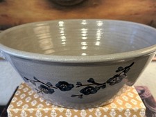 JUGTOWN WARE-Handled Mixing Bowl-w/Floral Design-c 1985-Salt Glazed Pottery-NICE