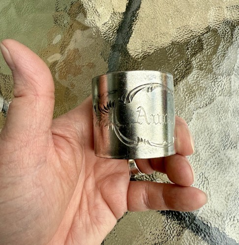 Antique Vintage Pair of Silver Plated Monogramed Aunt & Uncle Napkin Rings - Picture 10 of 17