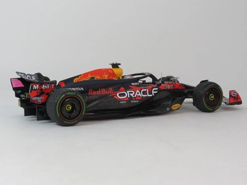 Minichamps Red Bull RB20 Verstappen World Champion 2024 British 1/18 110241201 - Immagine 4 di 4