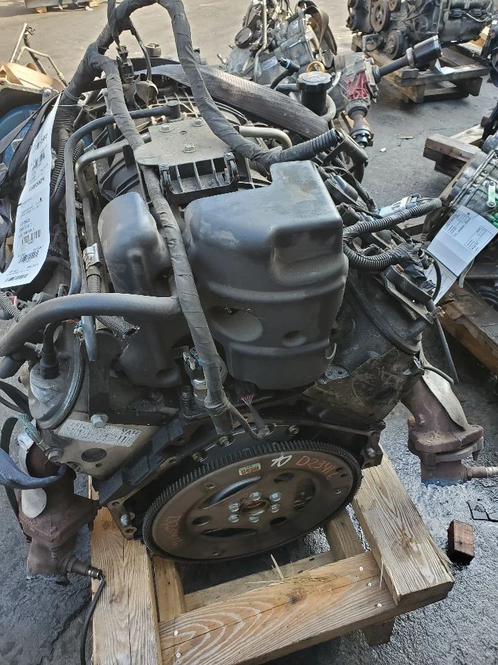 Used Engine Complete Assembly fits: 2011 Chevrolet Tahoe 5.3L gasoline VIN 0 8th Foto 4 de 4