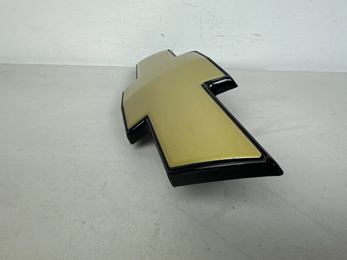 9” Front Grille Emblem Gold Bow Tie for Chevrolet Avalanche Tahoe Suburban - Picture 3 of 4
