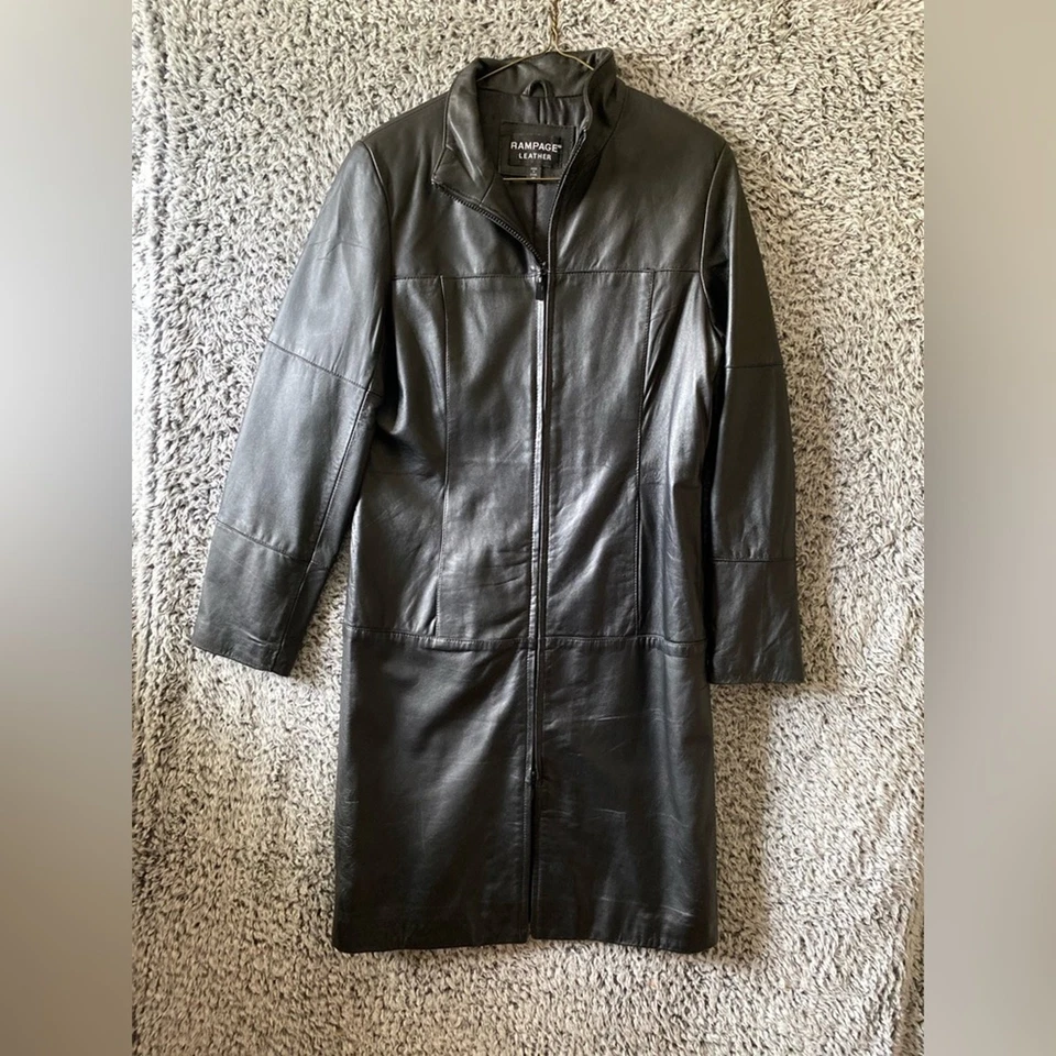 Abrigo para mujer Rampage de cuero genuino negro hasta la rodilla talla mediana Foto 4 de 4