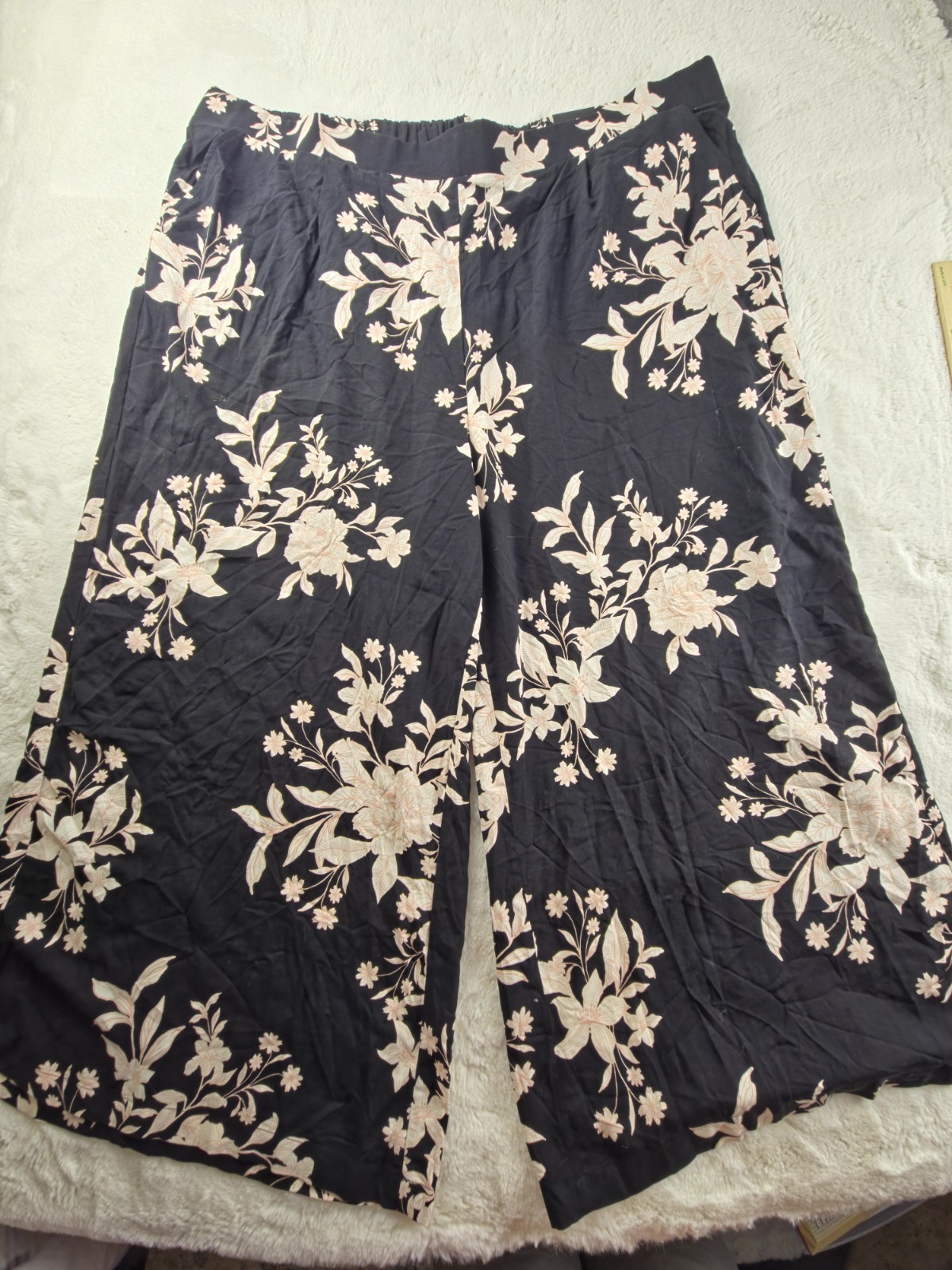 Torrid Black Floral Wide Leg Challis High-Rise Pants 5X Short New With Tags