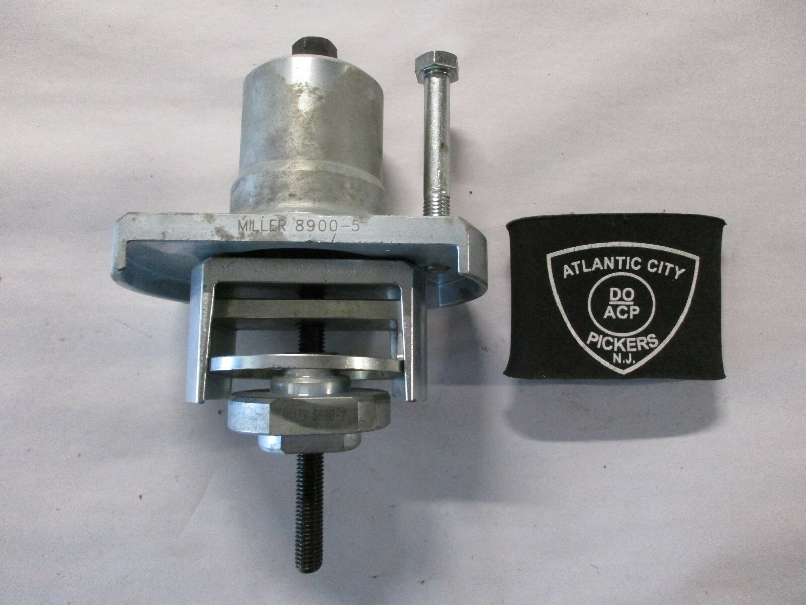 MILLER TOOL 8900 NAG1 AUTOMATIC TRANSMISSIONS SPRING COMPRESSOR