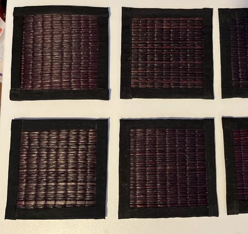 Set di 6 sottobicchieri vintage Pier 1 in scatola tessuto bordo nero. 3 Sottobicchieri quadrati 7/8" - Foto 7 di 11