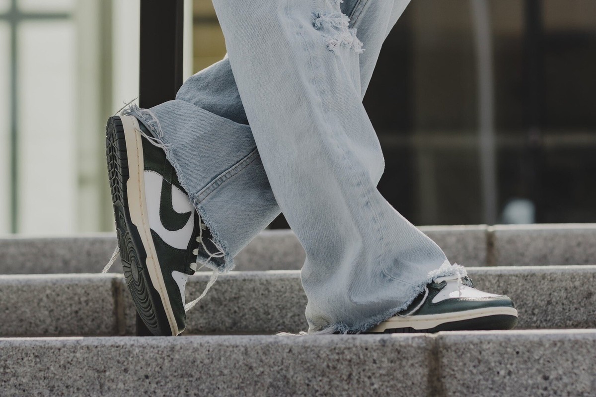 Nike Dunk Low ホワイト/ブラック/グリーン 楽天市場】ナイキ ダンク ロー ホワイト（カラーグリーン）の通販