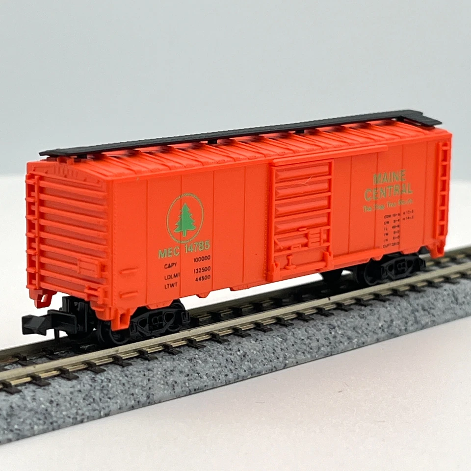 Model Power N Scale 3447 Maine Central 40 ft PS1 Freight Boxcar MEC 14785 - Image 4 of 4