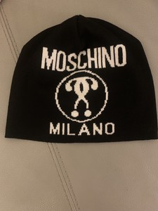 moschino hat