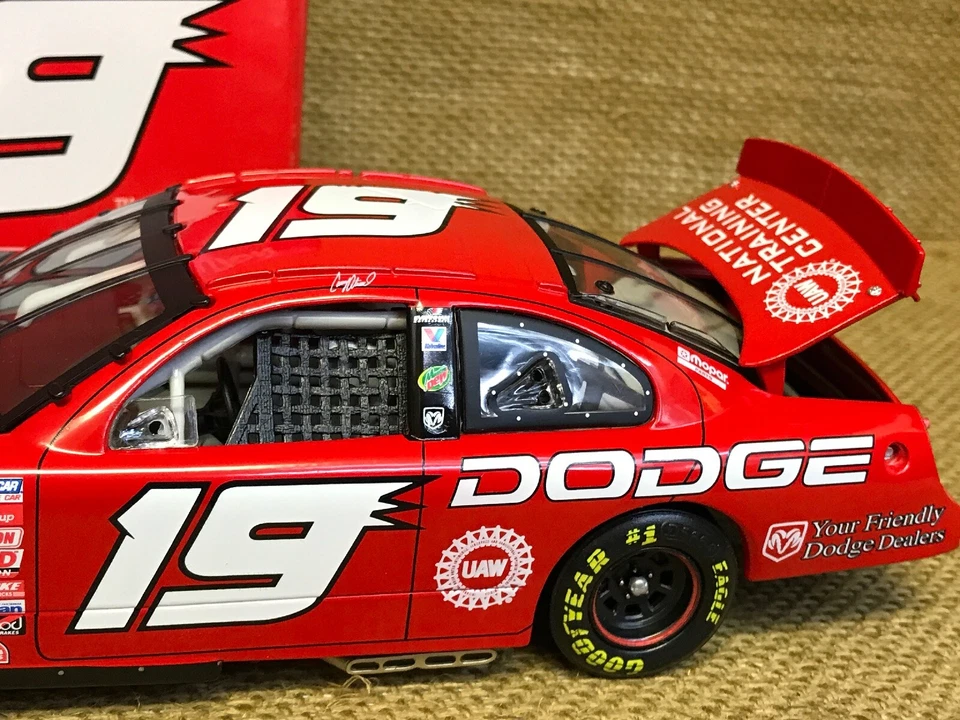 Acción 2001 NASCAR #19 Original Dodge Boys Casey Atwood 2001 Intrepid R/T Rookie Foto 4 de 4