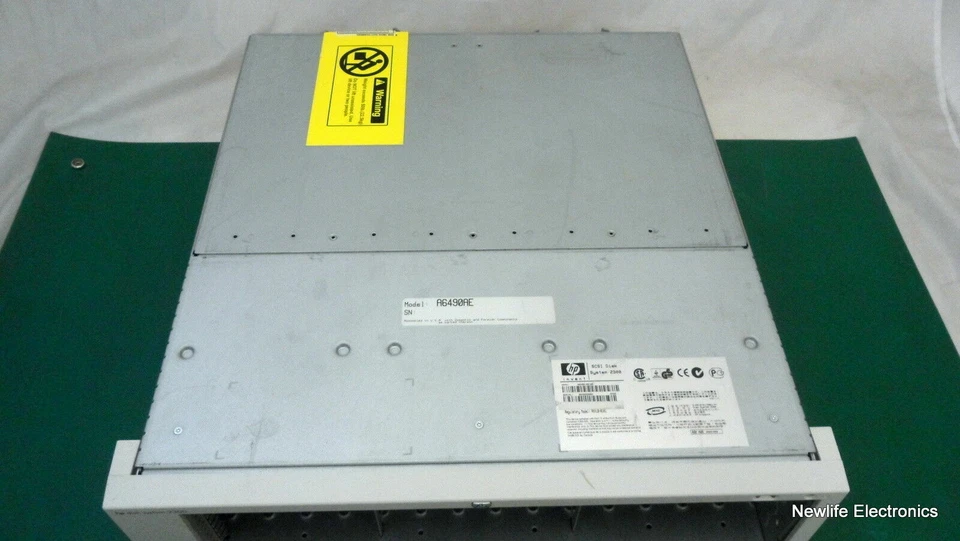 HP A6490A SureStore Disk System 2300 (No Drives) - Image 4 of 4