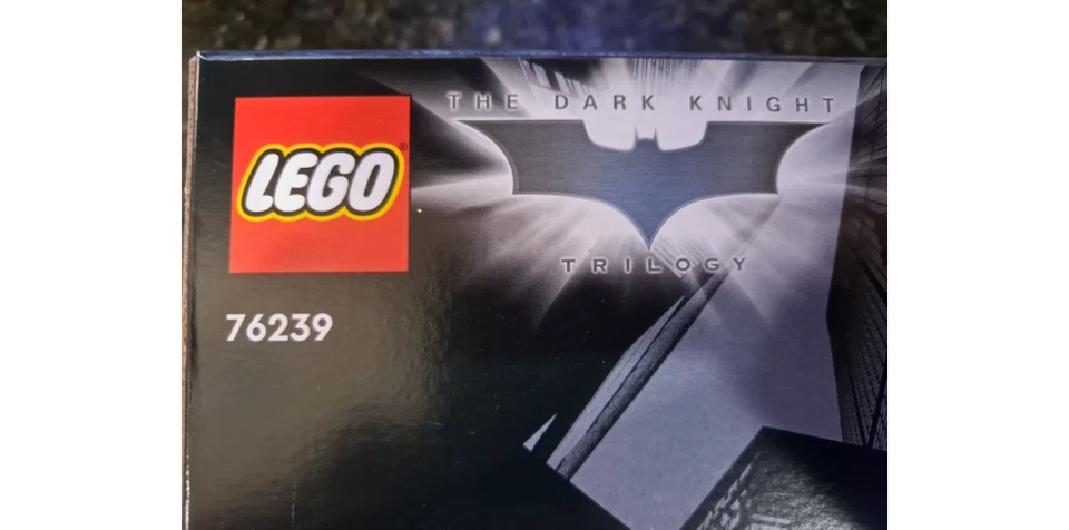 Lego 76239 DC Batman Batmobile Tumbler: Scarecrow Showdown Building Kit 422 Pcs - Image 2 of 4