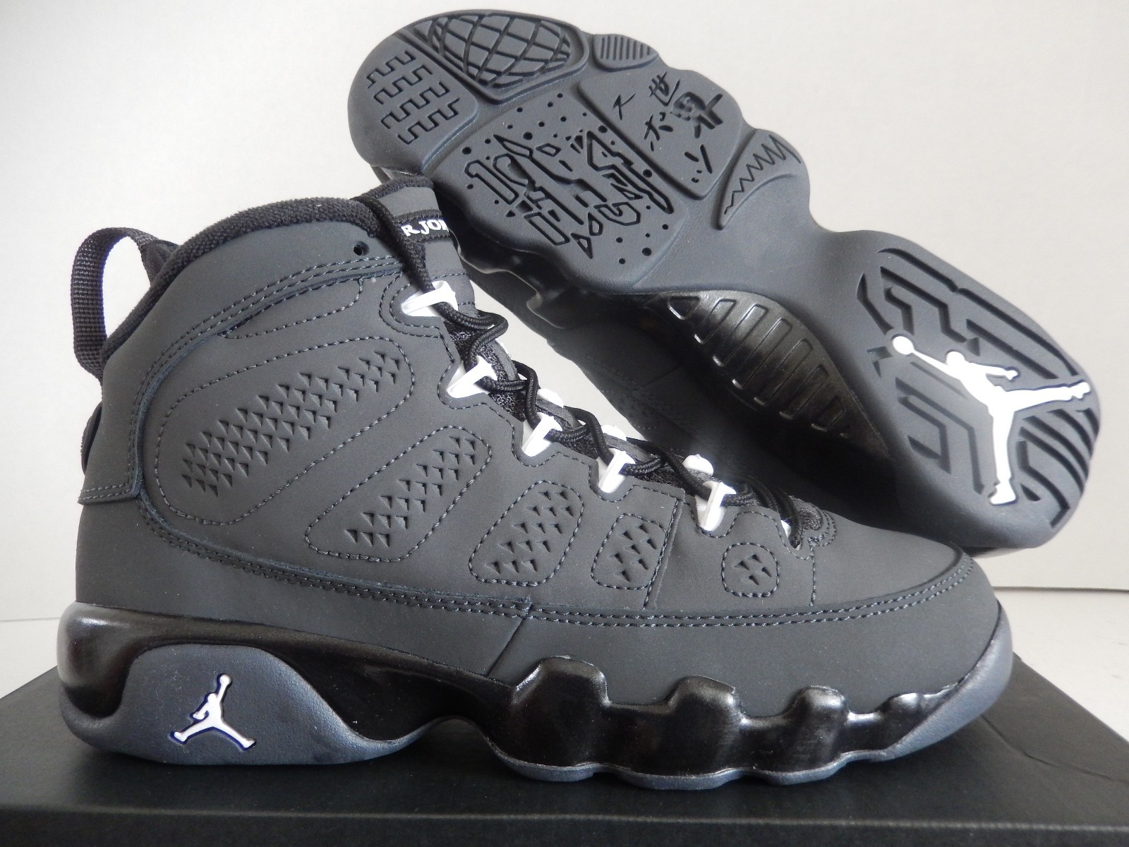 anthracite 9's