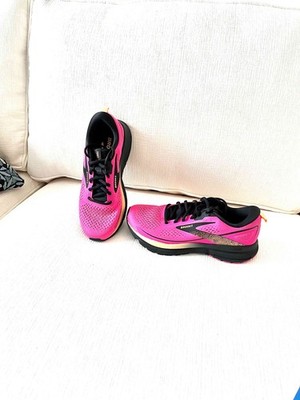 NIB Size 9 Brooks Trace 3 Pink Glow Orange Size 9