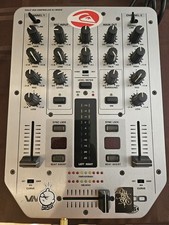 Behringer VMX200 Fully VCA Controlled DJ Mixer